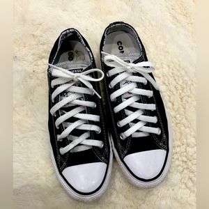 Black Low Top Converse All-Star